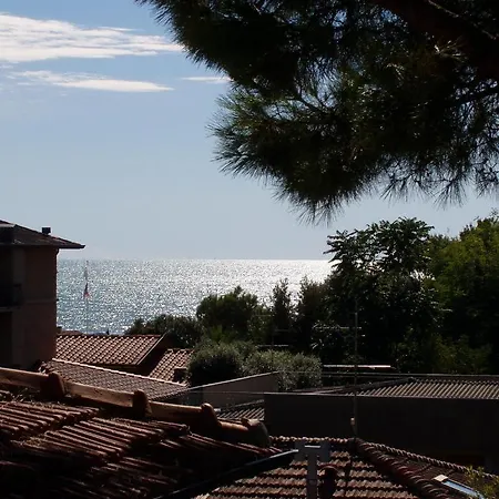 La Primula Hotel 3*